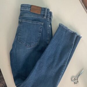 LUCKY BRAND AVA SKINNY BLUE JEANS SIZE 10 L26 LIKE NEW